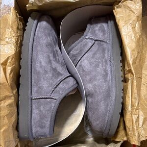 UGG Classic Slipper - Gray